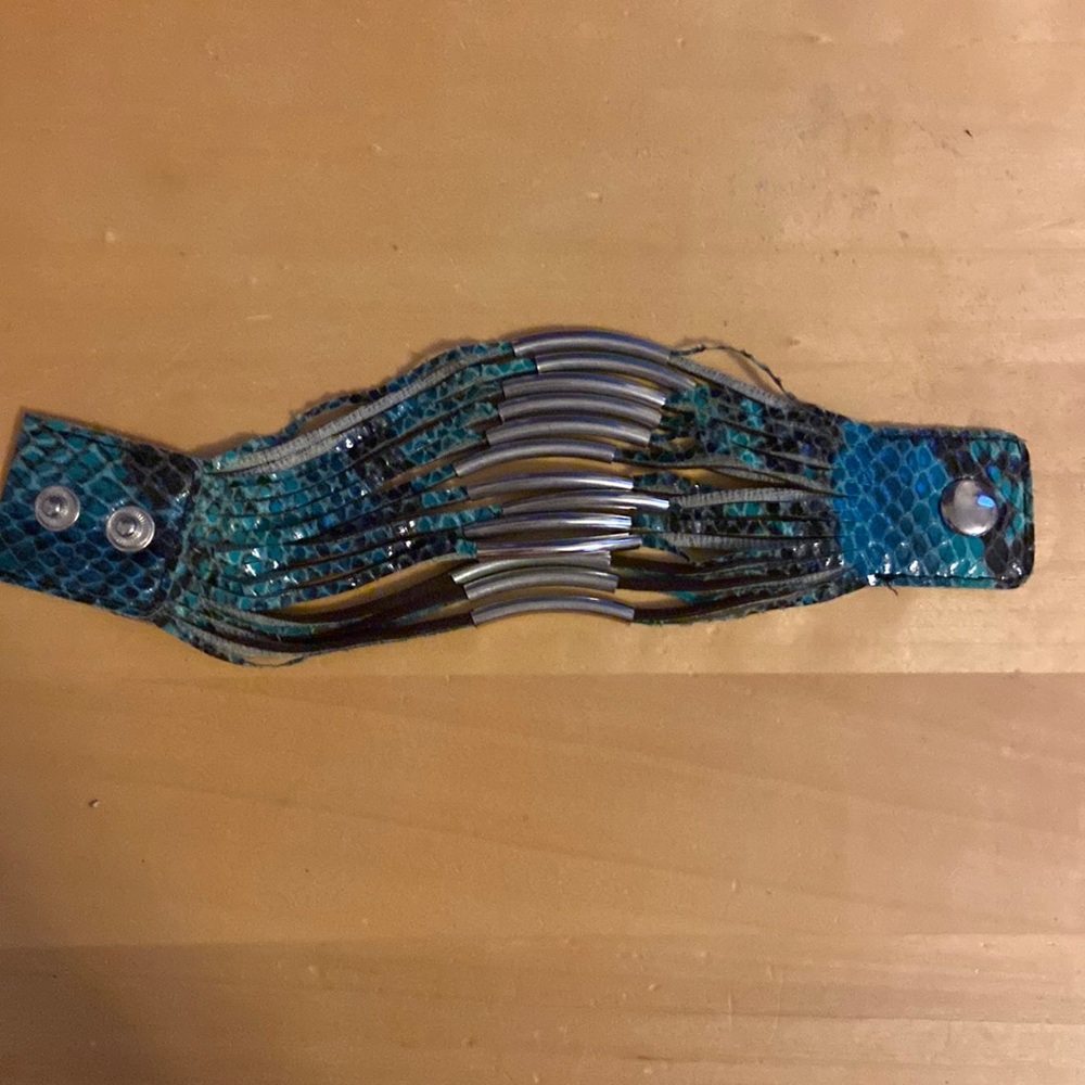 Blue/silver bracelet